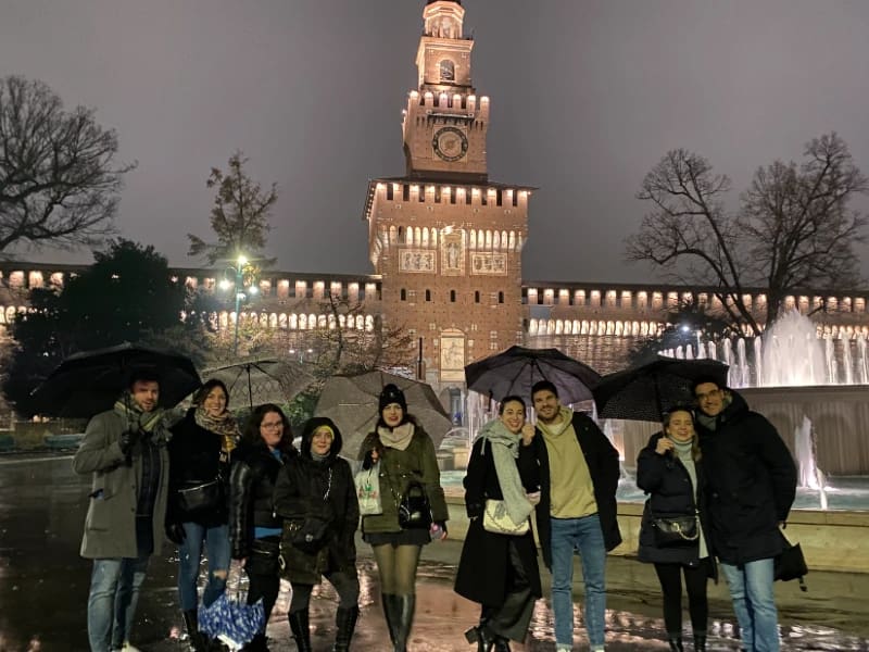 Free tour por Milán en la noche con lluvia