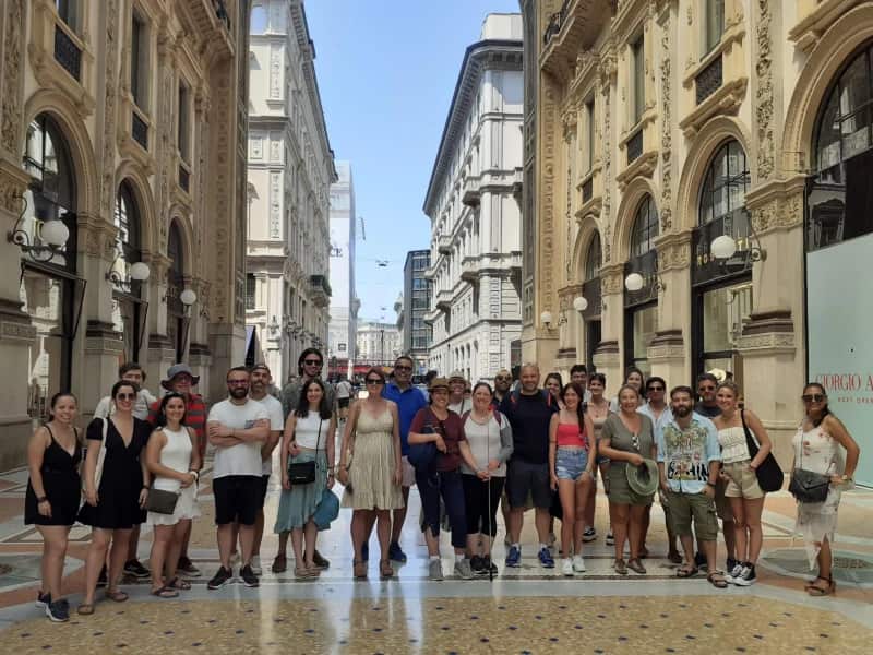 Free tour por Milán en la lluvia en Piazza Castello